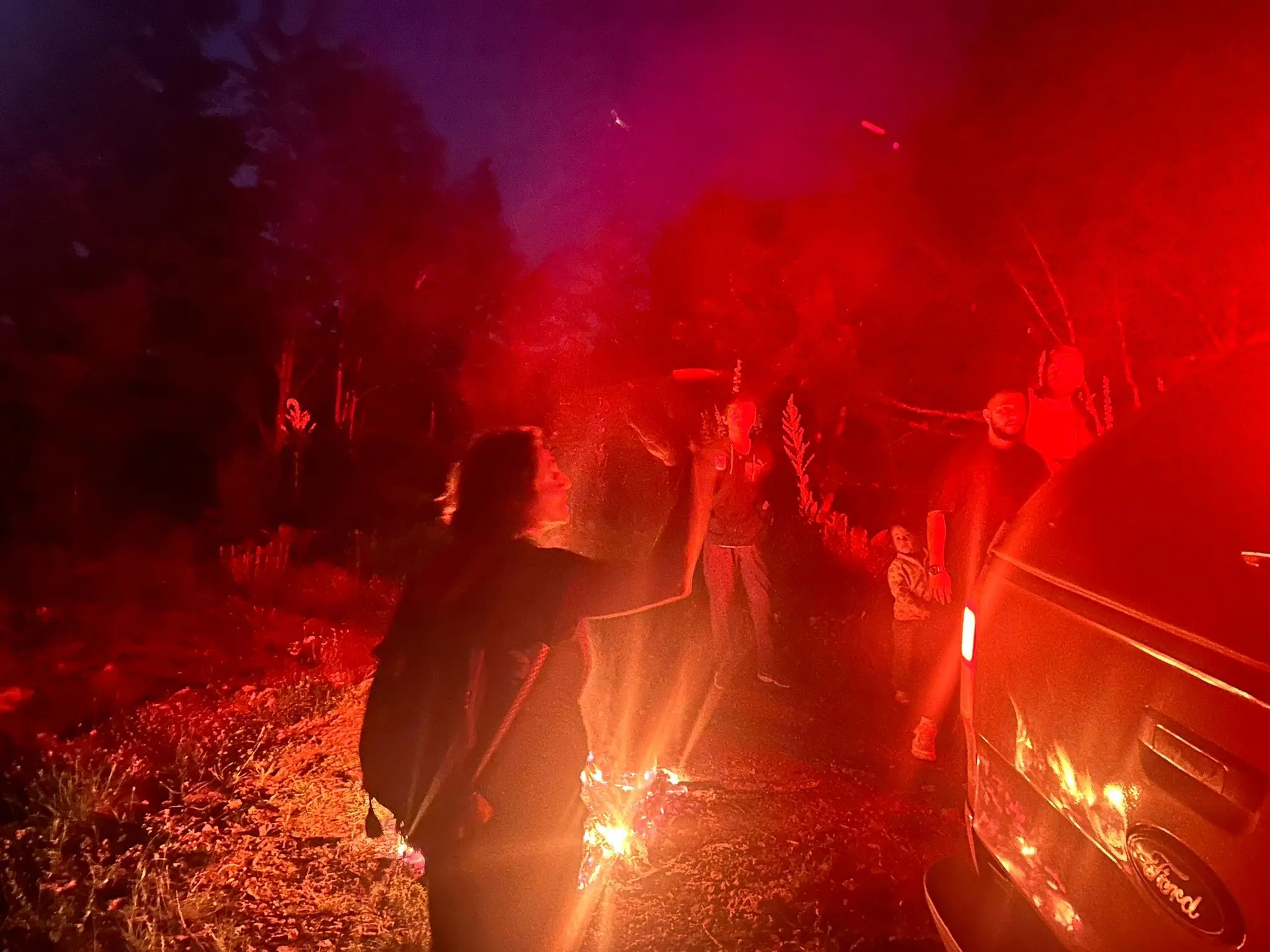 Ormanda kaybolan 10 kişilik grubu ekipler buldu