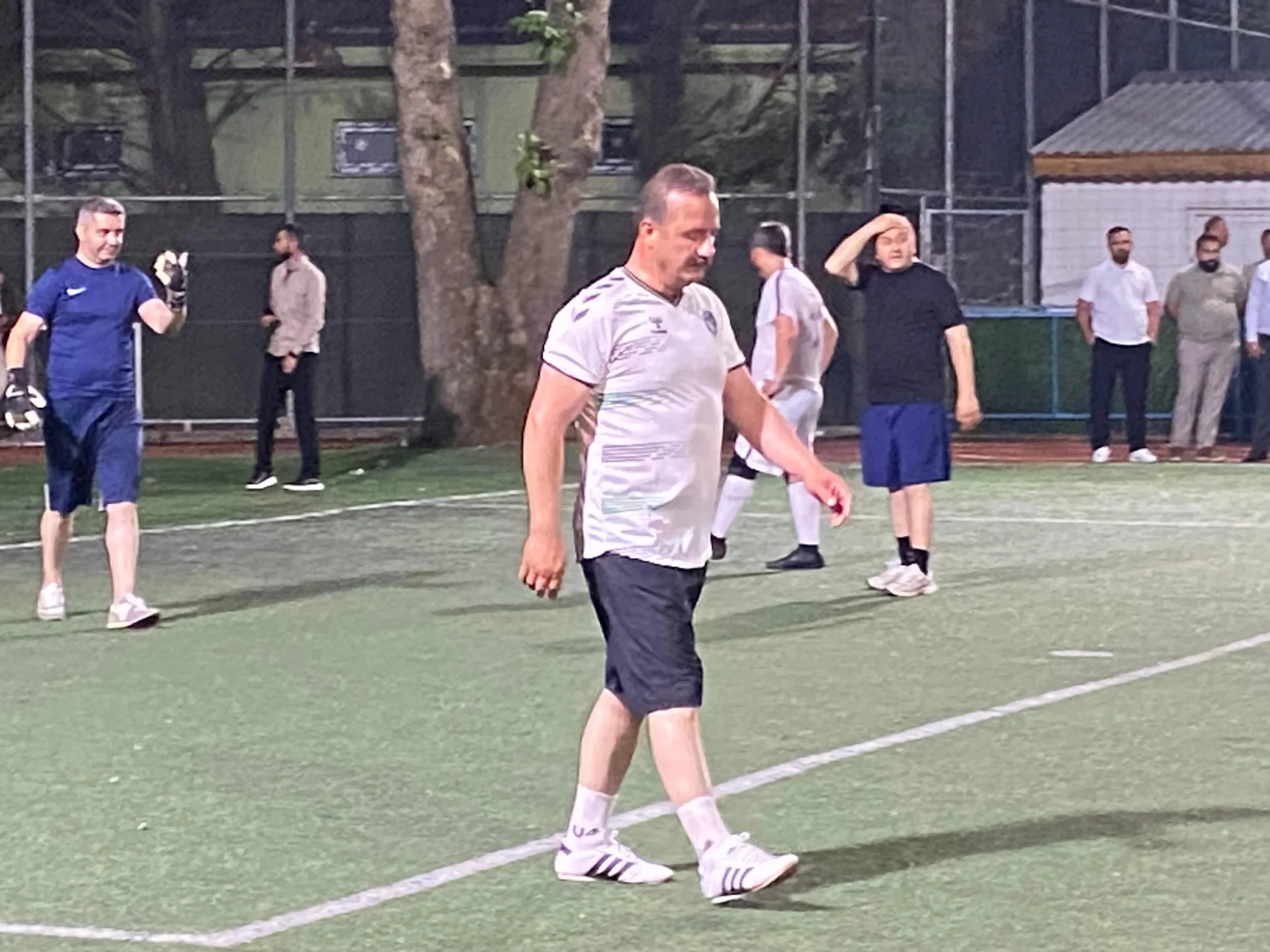 Ağıralioğlu Kocaeli'de halı sahada maç yaptı!