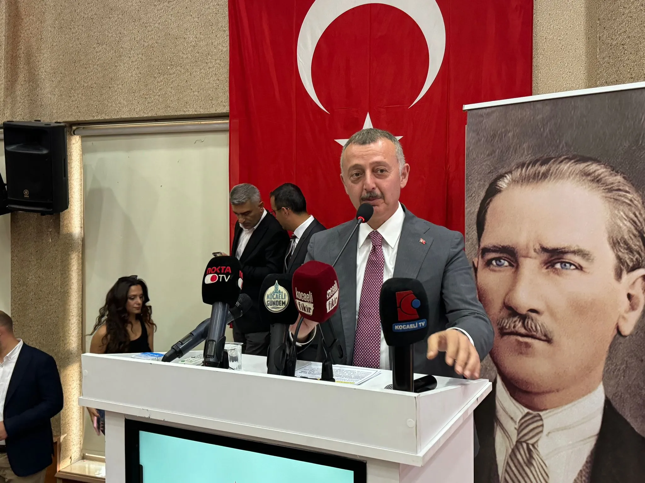 Büyükakın'dan 'Filistin' tepkisi: İsterseniz bütün hesaplarımızı kapatın!