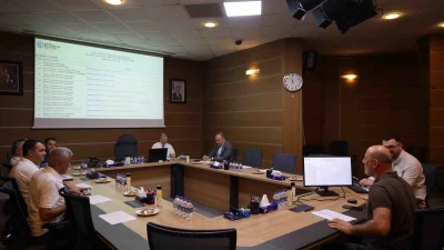 Kocaeli Büyükşehir Belediyesi Encümen Toplantısı’nda trafik kurallarını ihlal eden ve
