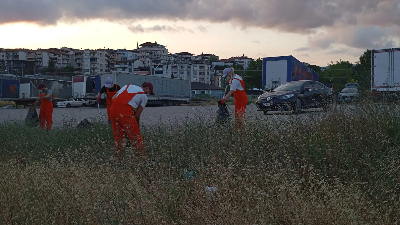 Kocaeli’nde doğa için el ele: Gençlerden çevre temizliği seferberliği