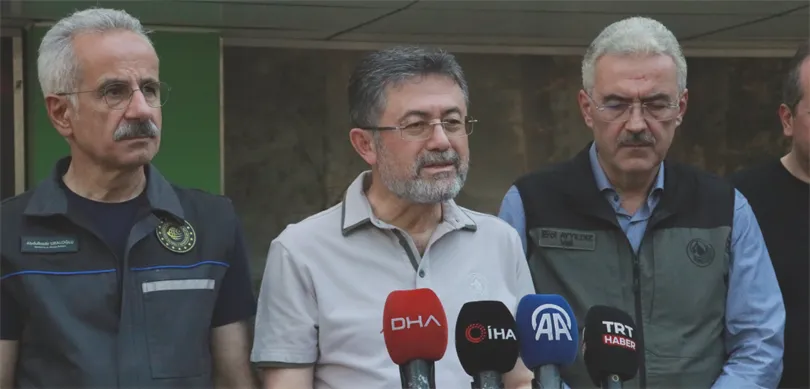  Yangınlara ilişkin eleştirilere yanıt veren Tarım ve Orman Bakanı