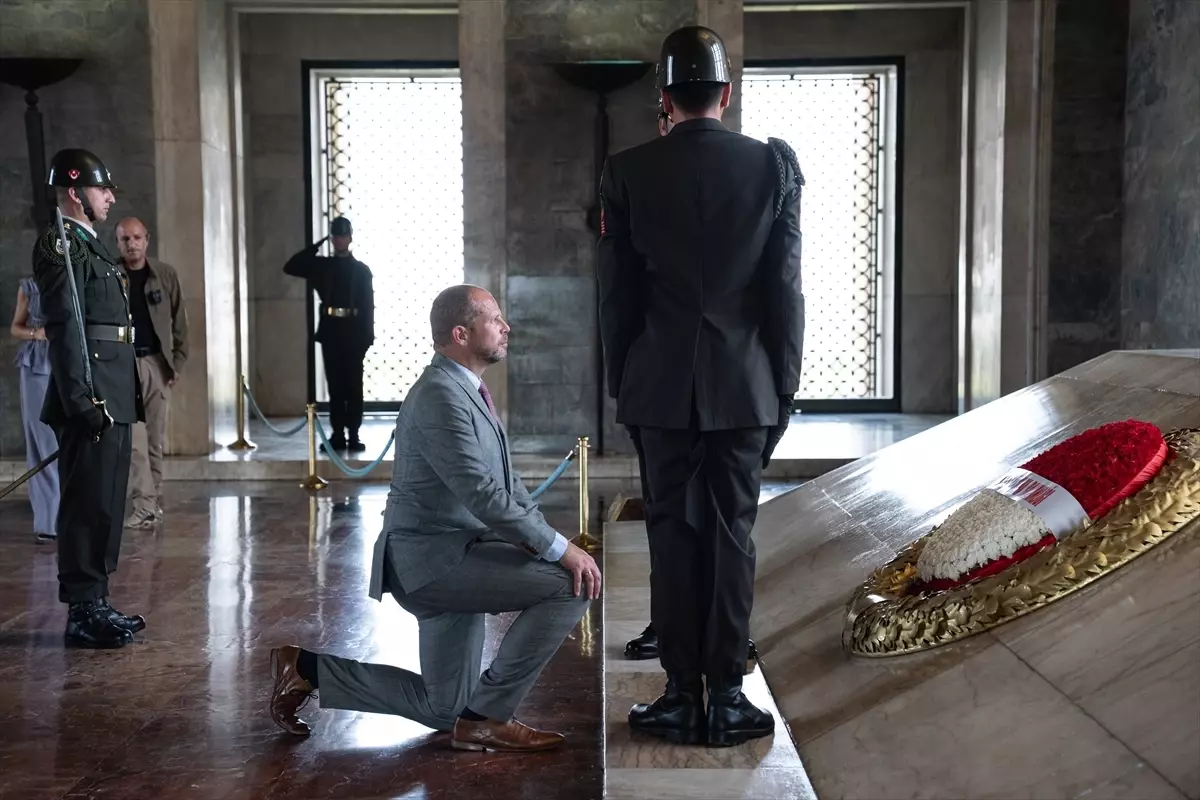 Belçika Savunma Bakanı Theo Francken, Anıtkabir'i ziyaret ederek Gazi Mustafa