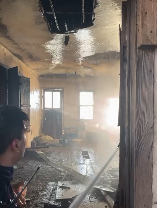 Karamürsel'deki orman yangını yerleşim yerine sıçradı!