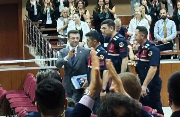 Karar açıklandı! Ekrem İmamoğlu hem ceza hem beraat aldı