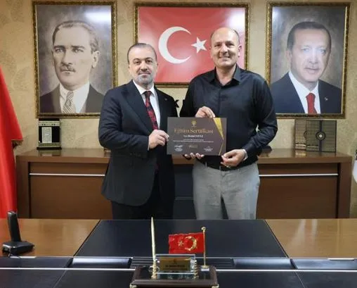 Eğitime katılan AK Partili başkanlar sertifikalarını aldı