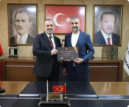 Eğitime katılan AK Partili başkanlar sertifikalarını aldı