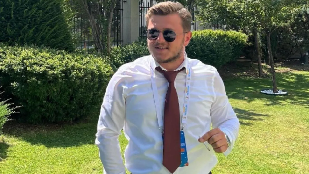 AK Parti Gençlik Kolları İlçe Başkanı 23 yaşındaki Eren Tunçel,