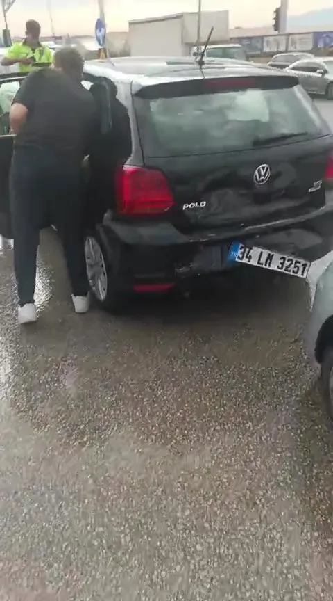 Derince'de trafik kazası: 2 yaralı