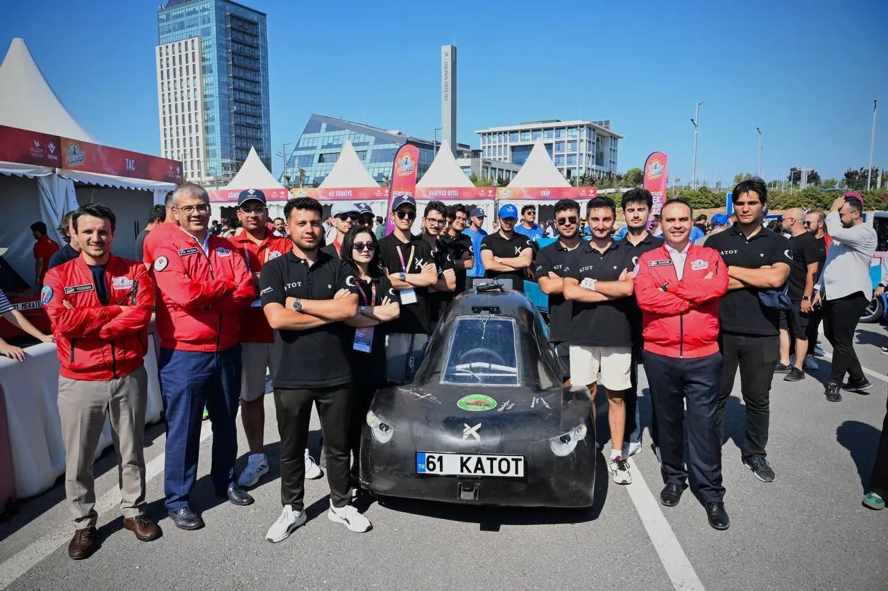 Kocaeli Bilişim Vadisi'nde Bakan Kacır ve Selçuk Bayraktar'ı ağırladı!