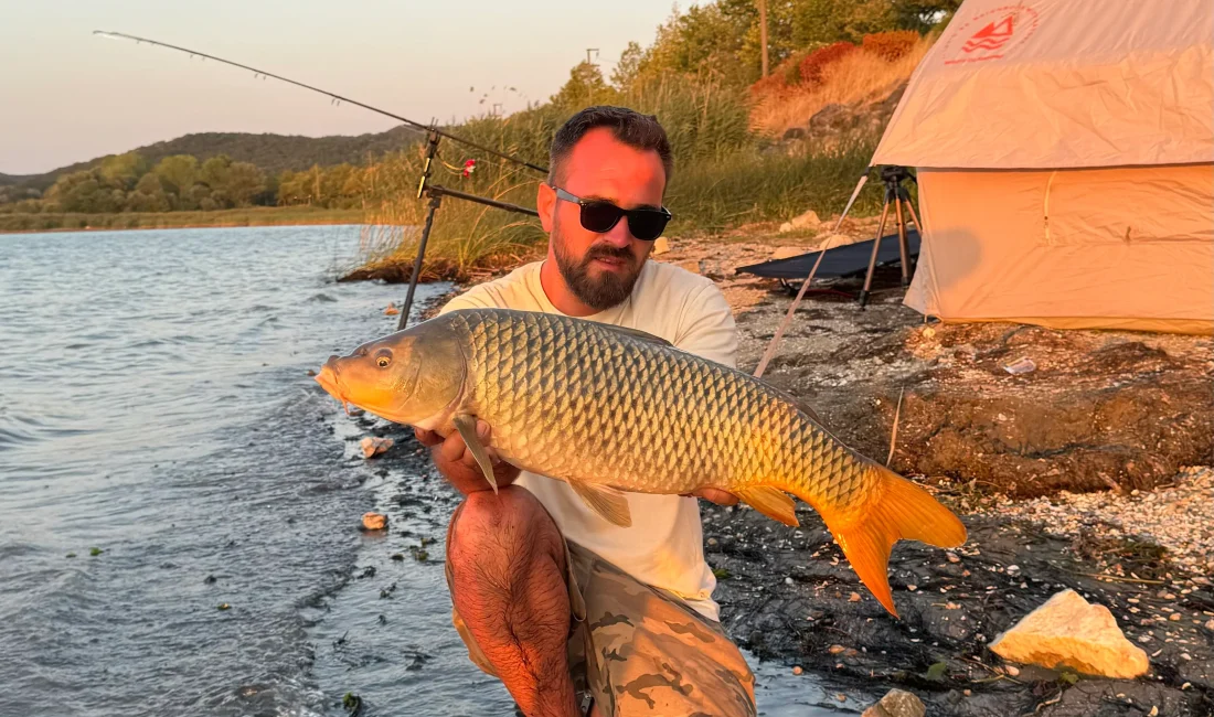Uzun yıllardır sportif balıkçılık yapan Taha Tarhan, Sapanca Gölü’nden yaklaşık