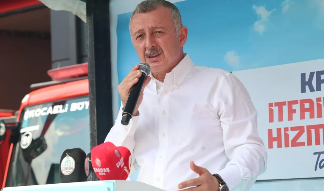 Kocaeli Büyükşehir Belediye Başkanı Tahir Büyükakın Kartepe İtfaiye Grubu Hizmet