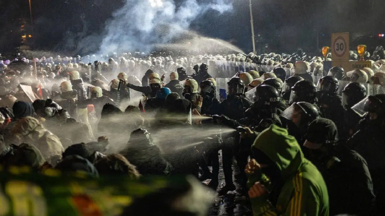 19 Mart operasyonlarının ardından Saraçhane’de başlayan protestolara katıldıkları gerekçesiyle haklarında,