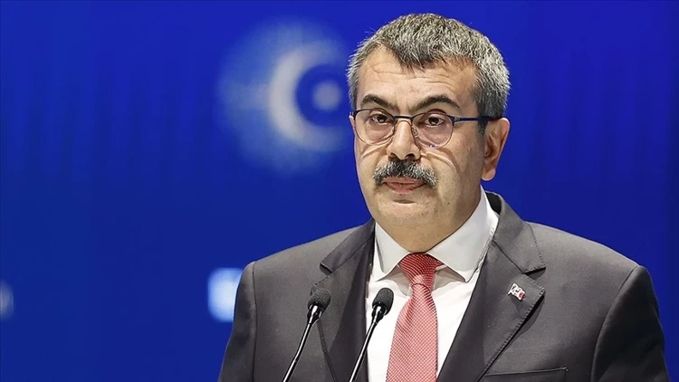 'İmam hatipleri dünya markası yapacağız' diyen Bakan Tekin çocuğunu özel okula gönderdi