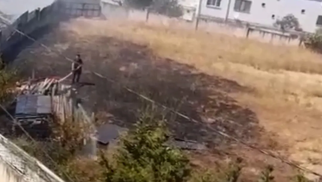 Kocaeli'de otluk alanda korkutan yangın