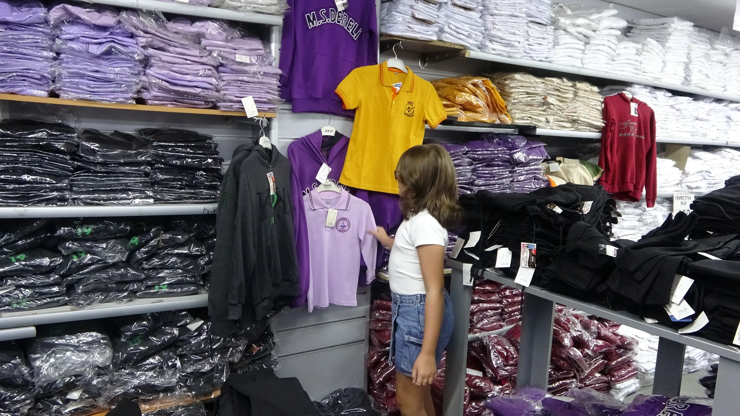 Okul alışverişinde yoğunluk başladı