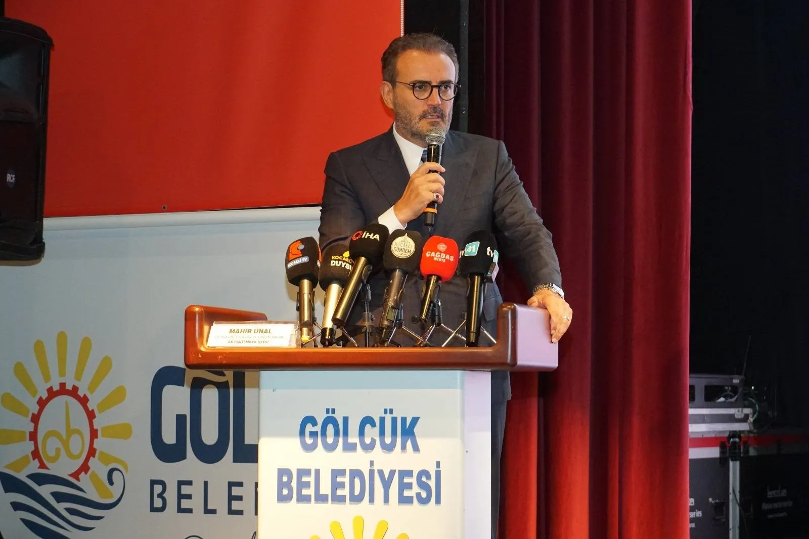Mahir Ünal'dan Kocaeli'nin kültür ve sanat hayatına övgü: "Ciddi ilerleme var"