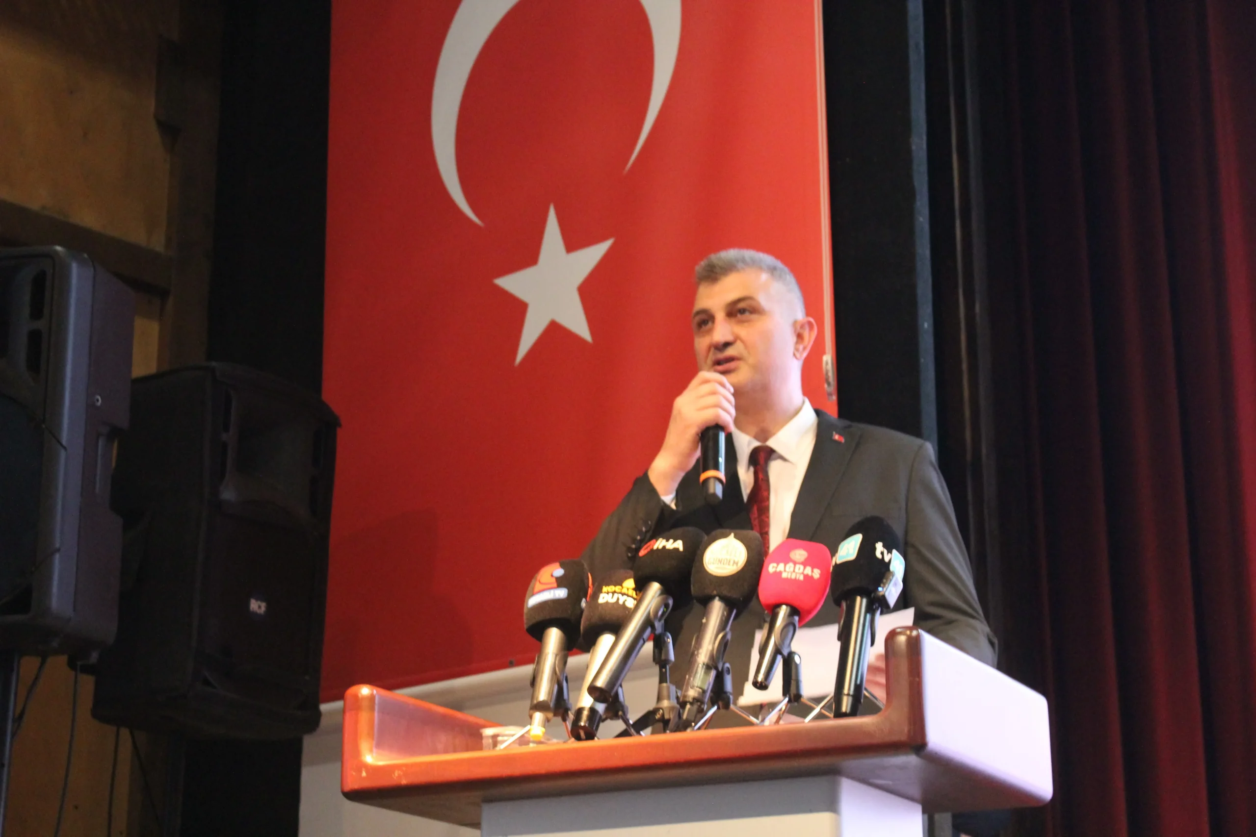 Mahir Ünal'dan Kocaeli'nin kültür ve sanat hayatına övgü: "Ciddi ilerleme var"