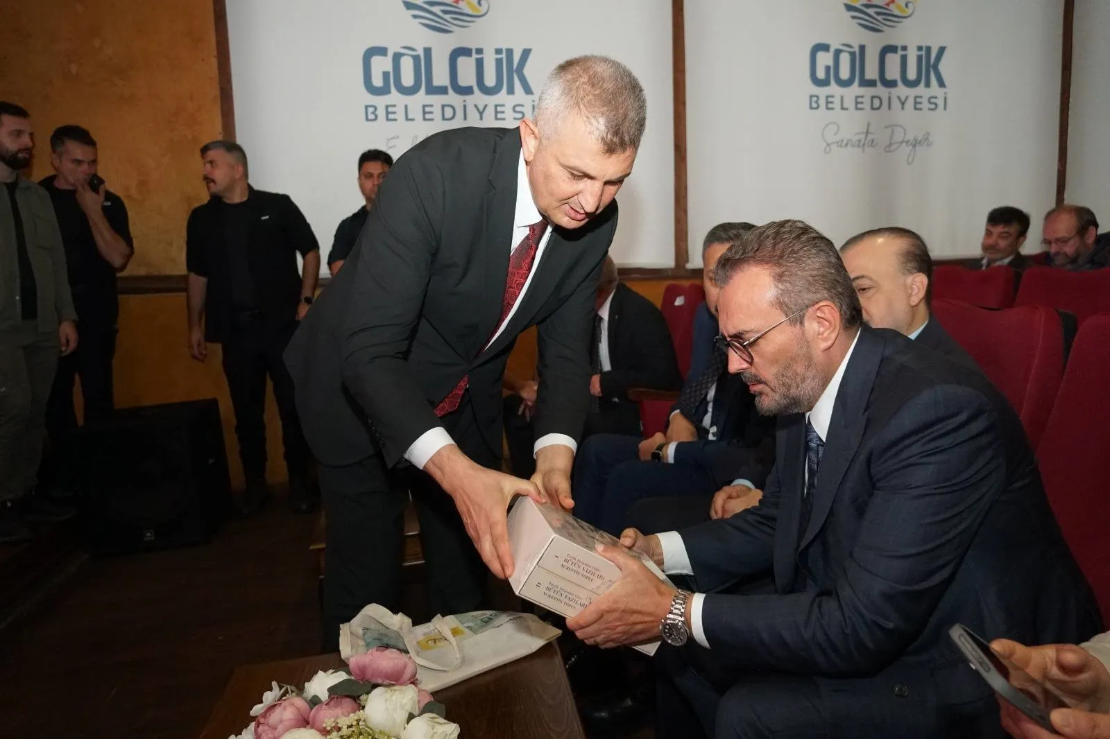 Mahir Ünal'dan Kocaeli'nin kültür ve sanat hayatına övgü: "Ciddi ilerleme var"