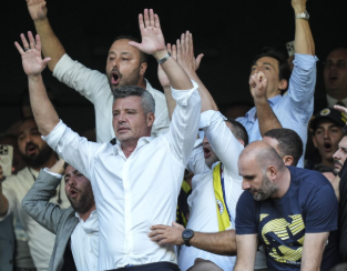 Resmi olmayan sonuçlara göre Fenerbahçe'de başkanlık seçimini 287 oy farkla