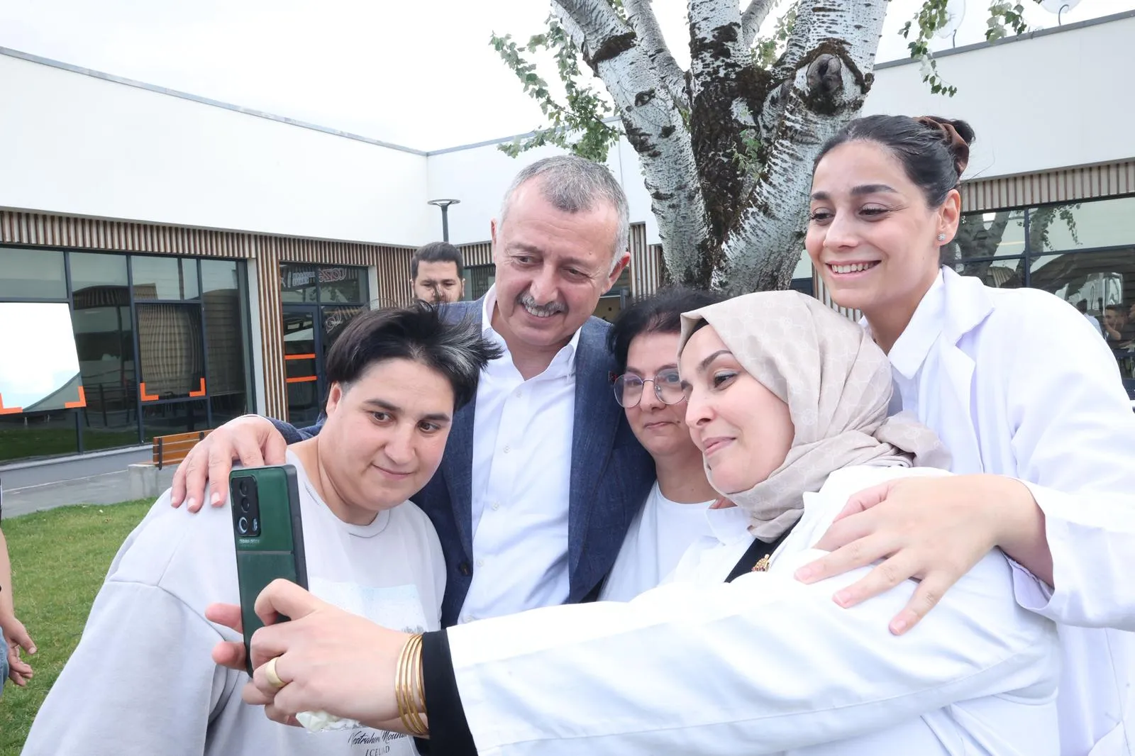 AK Partili Tuğba Işık Ercan Gonca'yı çok beğendi