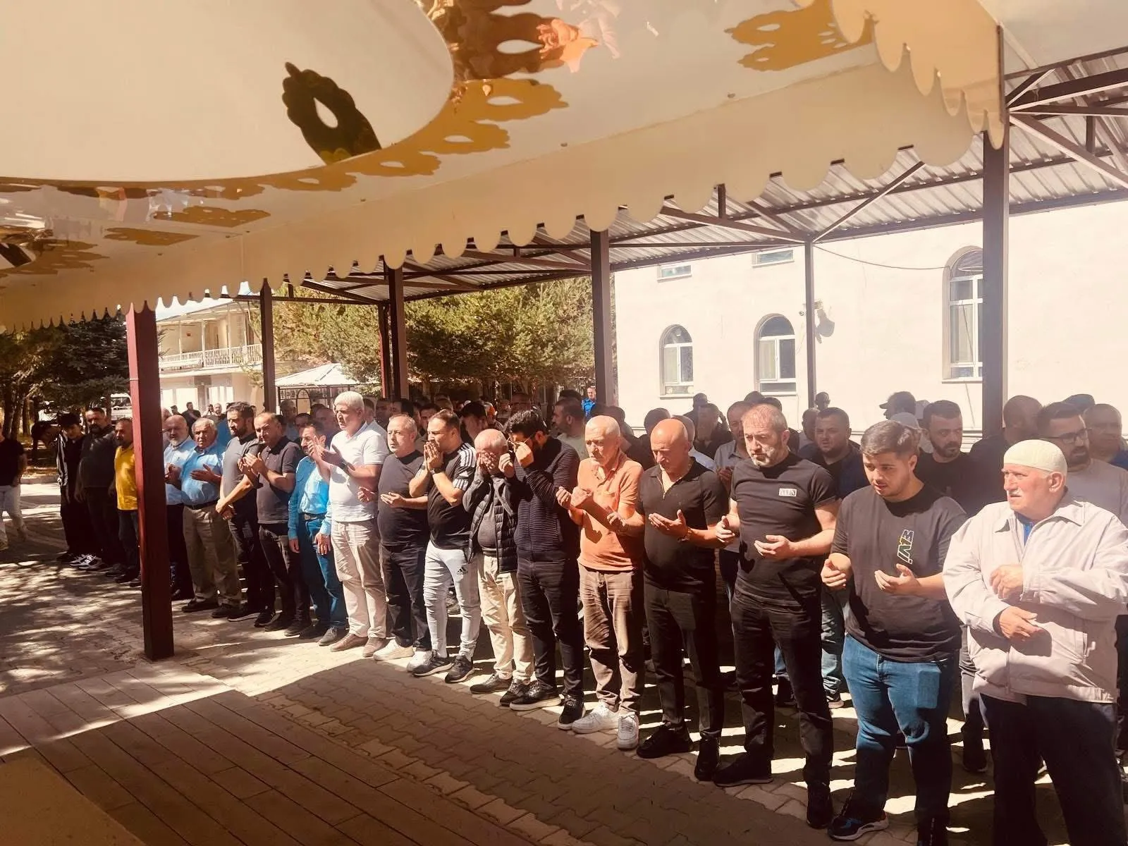 Ülkü Ocakları Kocaeli eski İl Başkanı Avukat Ersin Kurt’un annesi