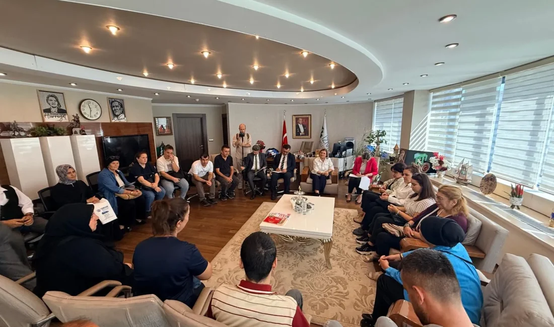 MHP İzmit İlçe Başkanı Mehmet İlker Kazan, İzmit Belediye Başkanı