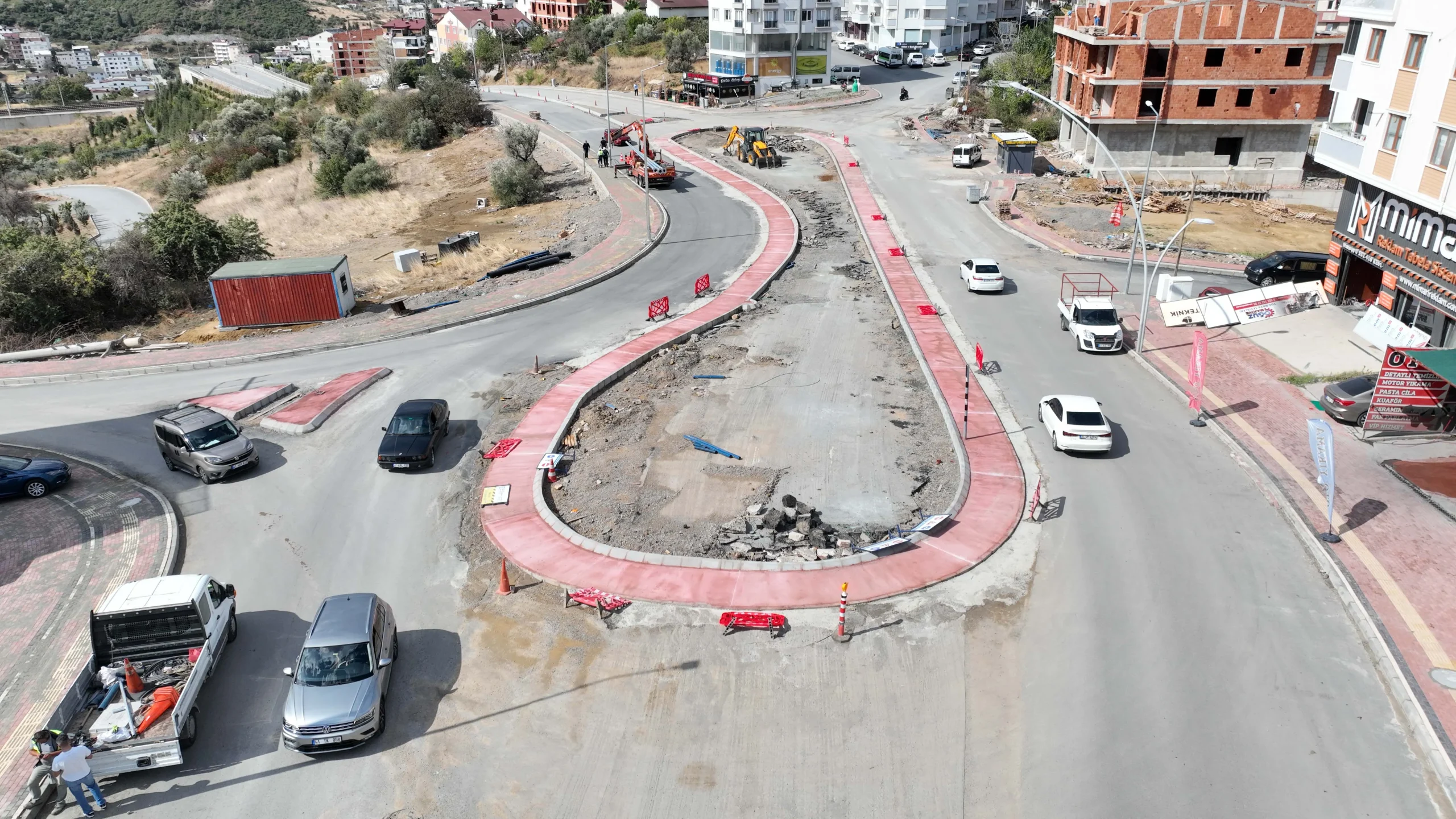 Kocaeli Büyükşehir Belediyesi, kent içi ulaşıma nefes aldıracak projeleri birer