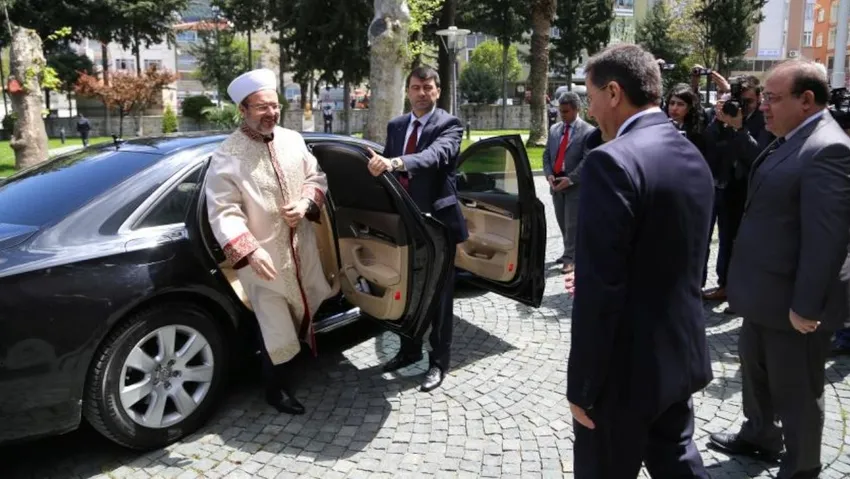 Yeni Diyanet İşleri Başkanı'nın ilk icraatları! Aracı değiştirdi, koruma sayısını düşürdü