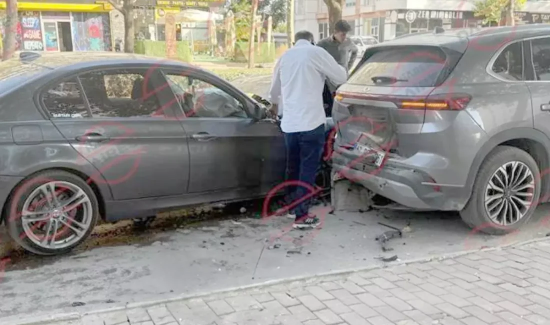 İstanbul'da TOGG T10X ve BMW marka bir araç çarpıştı. Kazada
