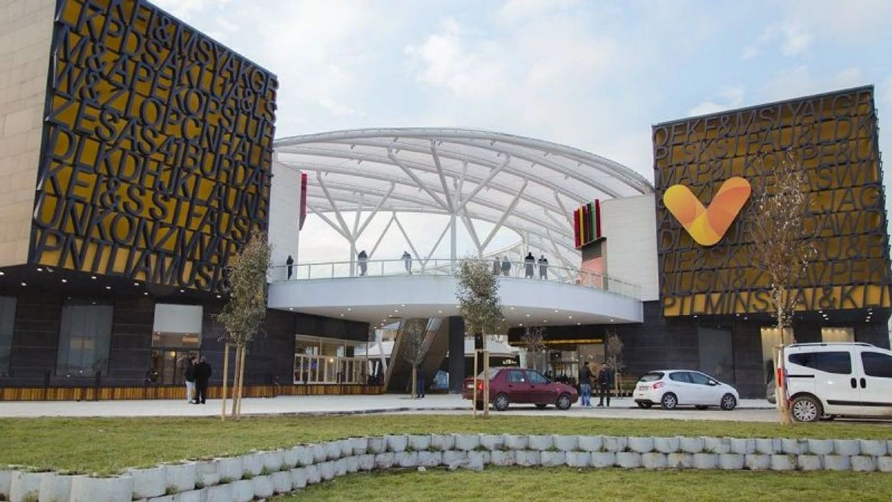 41 Burda AVM Kocaeli’de çekilişle Tesla verecek