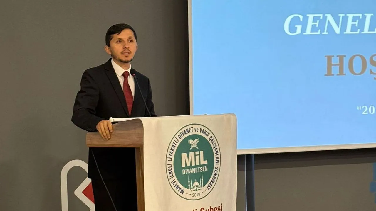 Mil Diyanet Sen Kocaeli Şubesinde kongre zamanı. Alim Özbek bıraktı,