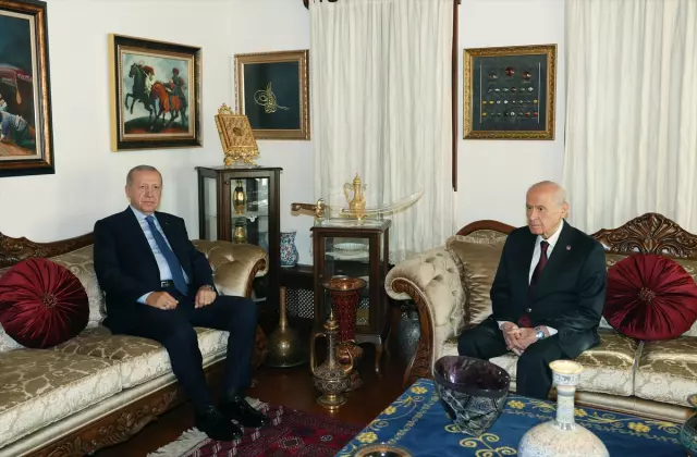 Kritik görüşme: Bahçeli, Cumhurbaşkanı Erdoğan'ı evinde ağırladı