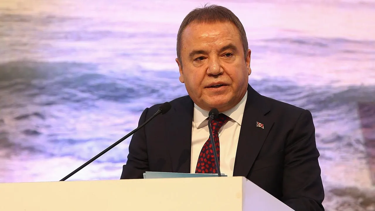 Antalya Büyükşehir Belediyesi'ne yönelik rüşvet ve yolsuzluk soruşturmasında, üç itirafçı