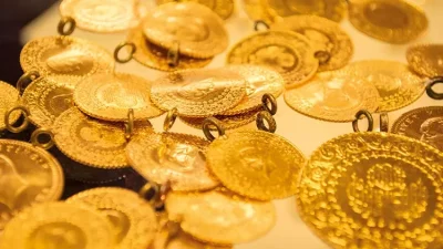 Son günlerde altın fiyatları, tarihi zirvelerine ulaşarak yatırımcıların dikkatini çekti.