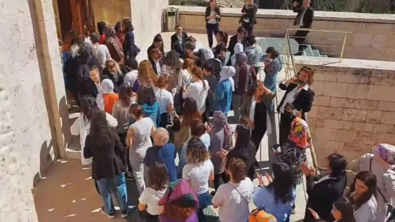 Meclis'teki "Biji Serok Apo" sloganına Destici'den sert tepki: Kafalarını ezip geçeceksin