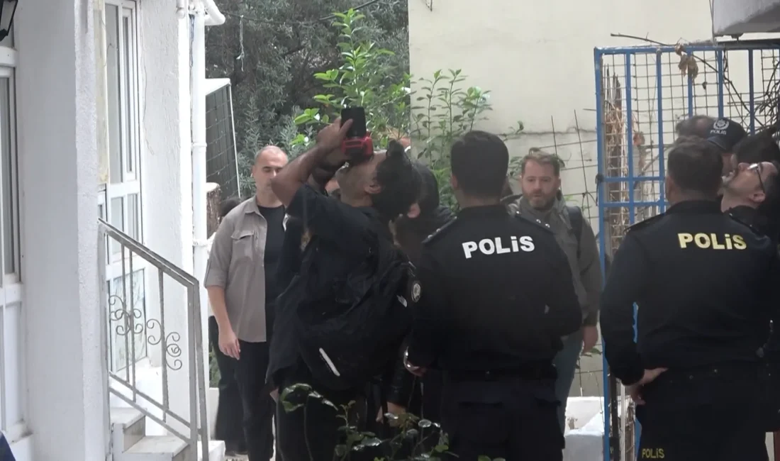 Yalova’nın Çınarcık ilçesinde sanatçı Güllü’nün 5. kattaki evinin penceresinden düşerek