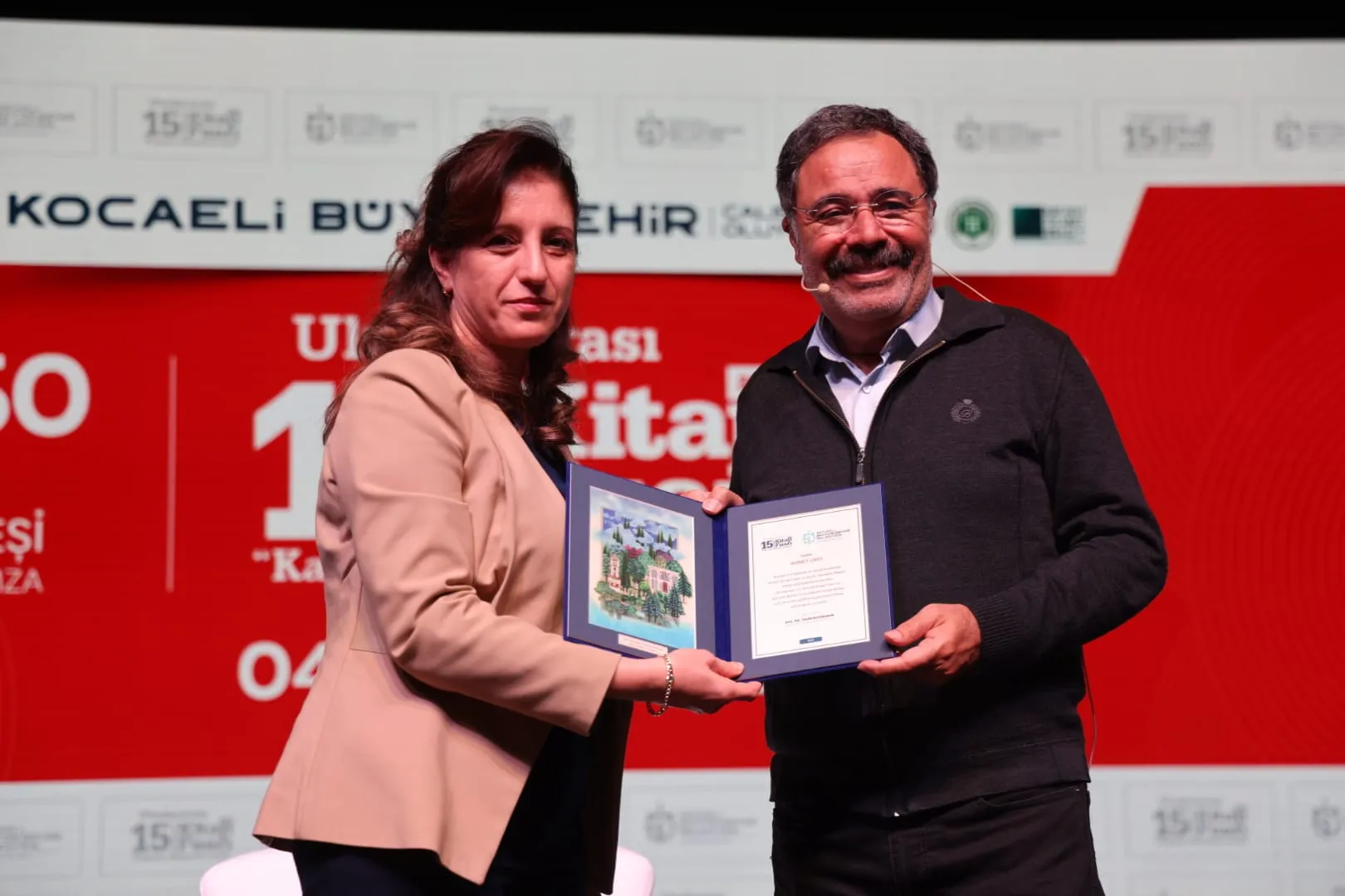 Ahmet Ümit Kitap Fuarı'nda: Tarihimiz Göbeklitepe’de başlıyor