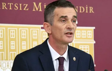 Bağımsız Sakarya vekili Ümit Dikbayır CHP'ye katıldı.
