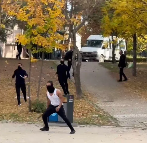 Hacettepe Üniversitesi karıştı! Palalı saldırganlar kamerada