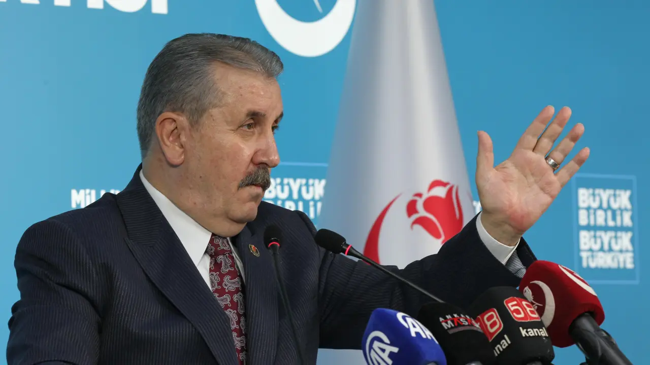 Meclis'teki "Biji Serok Apo" sloganına Destici'den sert tepki: Kafalarını ezip geçeceksin