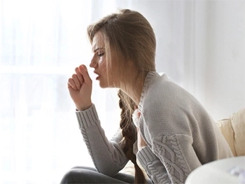 Sonbahar ve kış aylarında artan öksürük şikayetleri, hem yetişkinleri hem