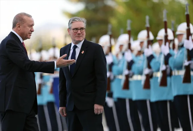 Erdoğan ve Starmer imzaları attı: Türkiye, 44 Eurofighter alacak