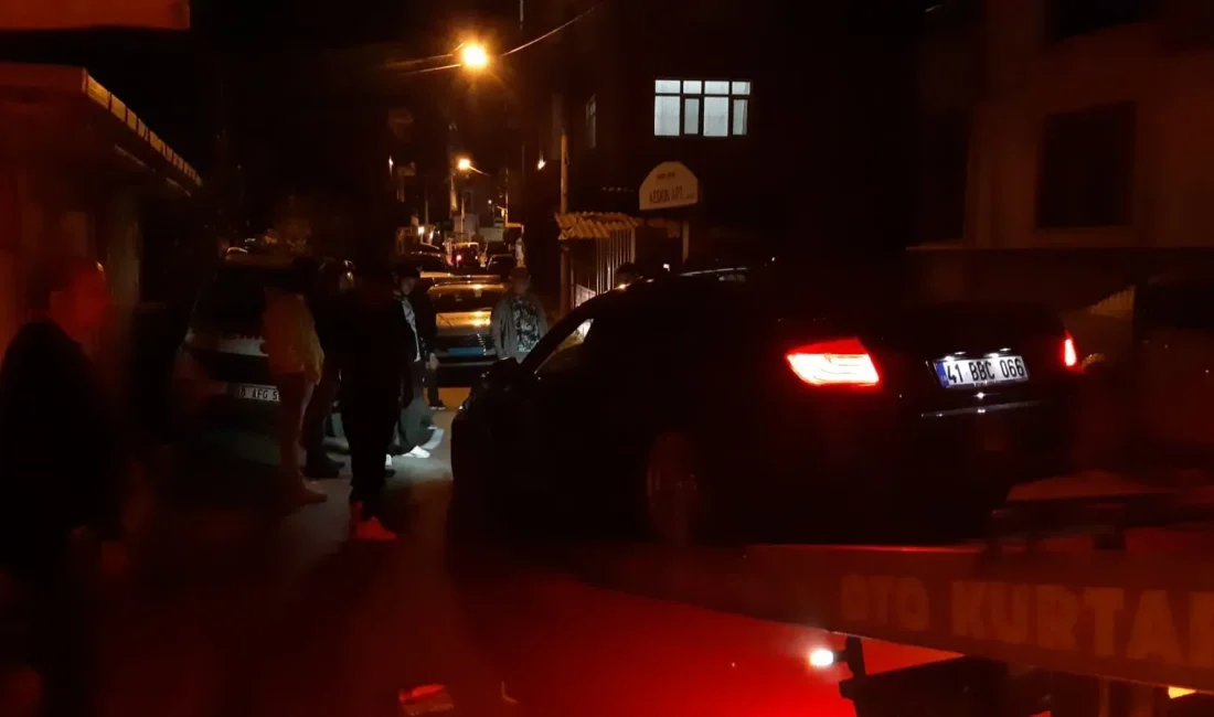 Kocaeli’nin Körfez ilçesinde bir kişi, lüks otomobilinin içerisindeyken yanına gelen