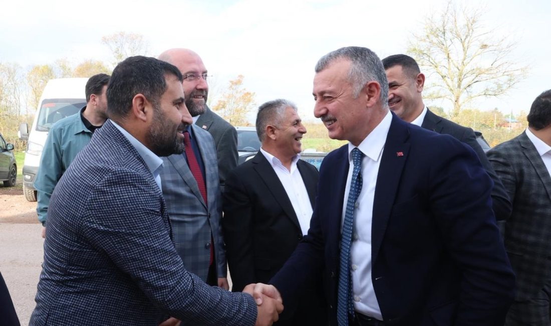 Kartepe Ağrılılar Derneği’nin konuğu olan Kocaeli Büyükşehir Belediye Başkanı Tahir