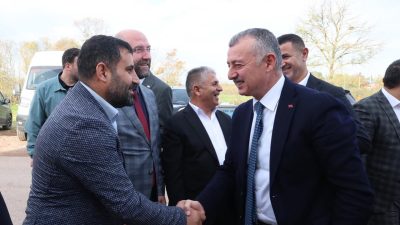 Kartepe Ağrılılar Derneği’nin konuğu olan Kocaeli Büyükşehir Belediye Başkanı Tahir