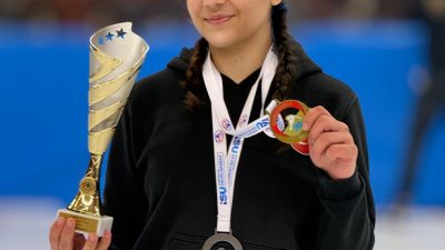 Kocaeli TOHM sporcularından Elzem Taş, Slovakya’da düzenlenen buz pateni yarışmasında
