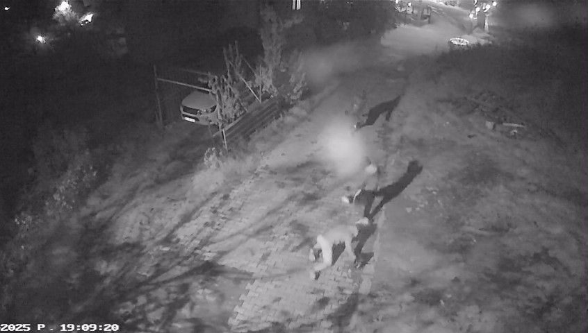 Gebze'de gün ortasında gasp! Yerde sürüklendi