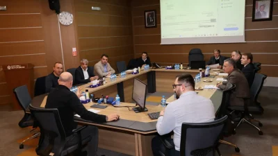 Kocaeli Büyükşehir Belediyesi Encümeni’nde yolcuyla tartışan ve trafik güvenliğini sağlayan