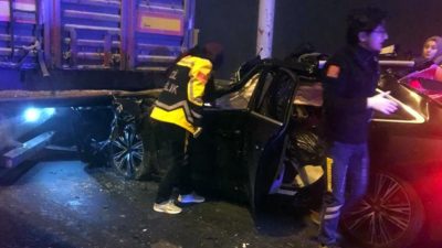 Kütahya-Tavşanlı karayolu Bölücek kavşağında yoğun siste meydana gelen feci kazada,